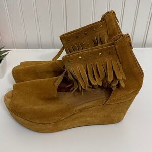 Chocolat Blu Wells Platform Sandal Suede Open Toe